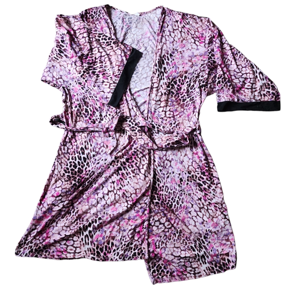Elegant Pink Animal Print Women's Robe